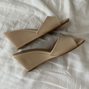 Bamboo Wedge Camel/Tan Heels
